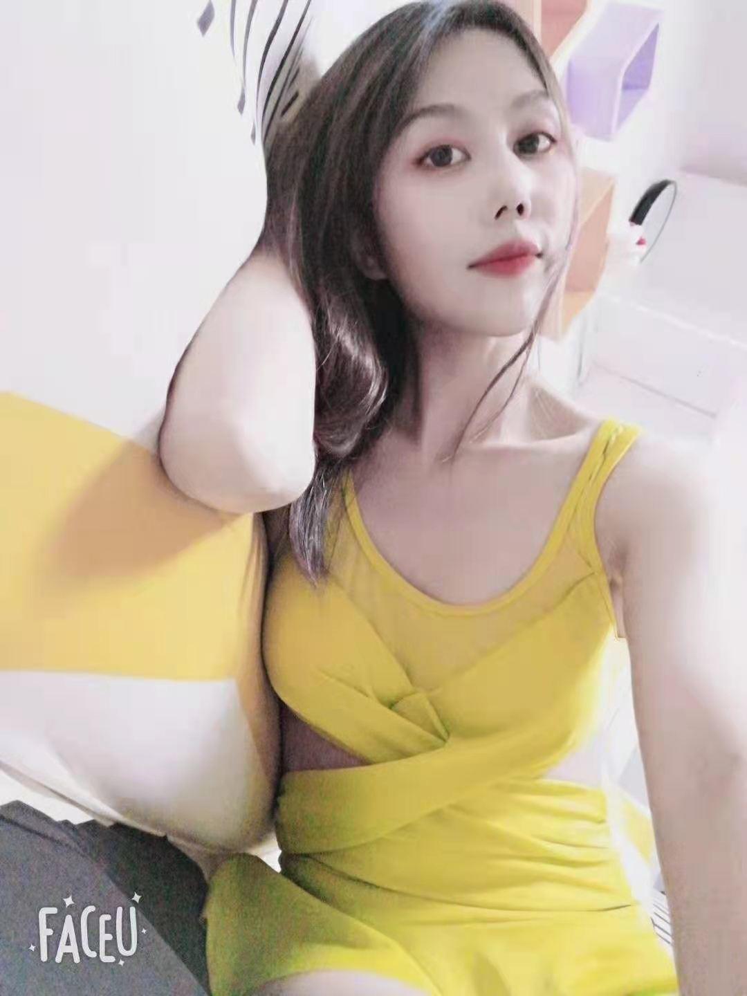 水多多的漂亮少妇